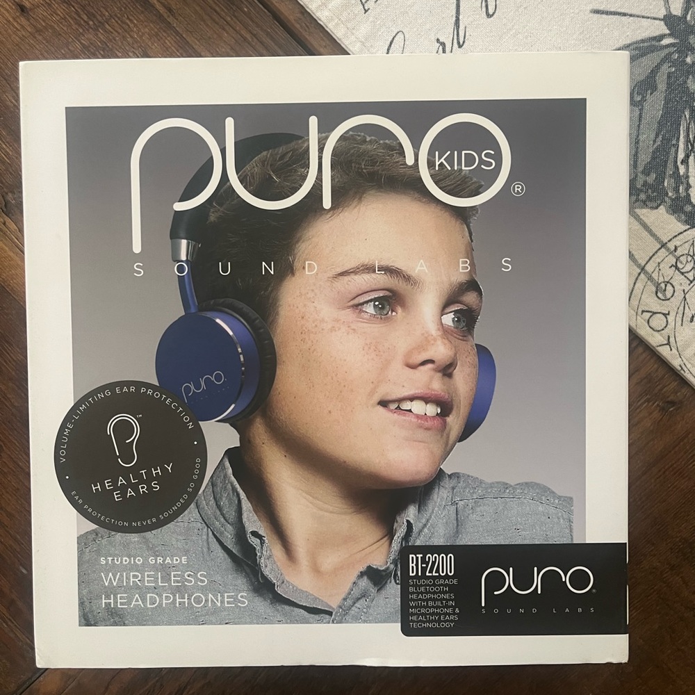 Puro BT2200 wireless headphones for kids